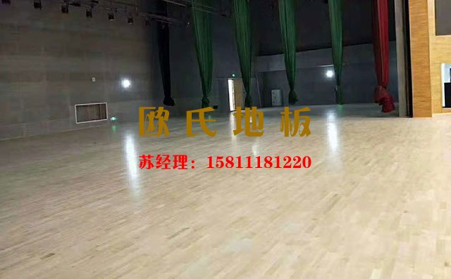 為什么舞臺木地板要翻新？舞臺木地板翻新的具體操作——歐氏地板